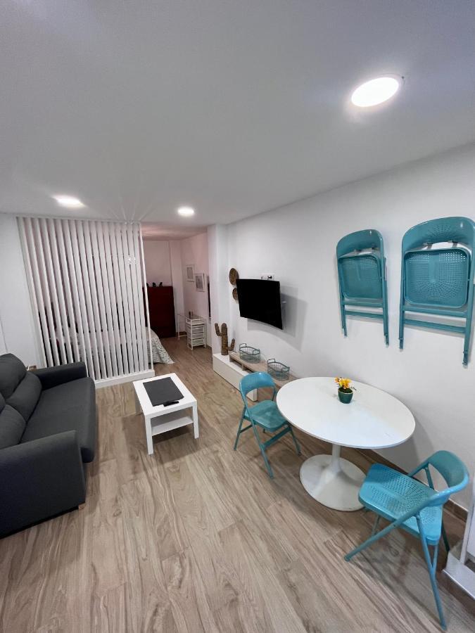 קדיז Gatu Villa Paraguay , Preferente Mayores 25 Anos Y Familias מראה חיצוני תמונה