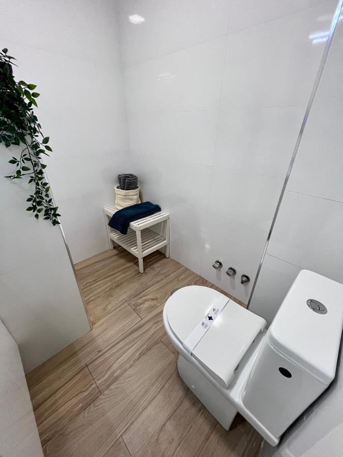 קדיז Gatu Villa Paraguay , Preferente Mayores 25 Anos Y Familias מראה חיצוני תמונה