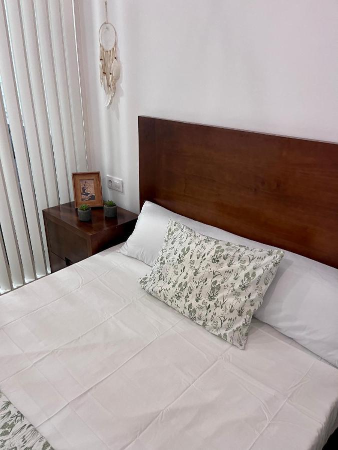 קדיז Gatu Villa Paraguay , Preferente Mayores 25 Anos Y Familias מראה חיצוני תמונה